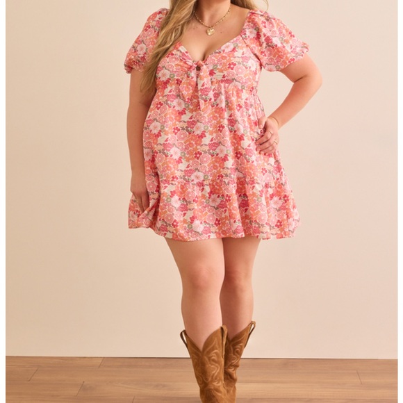 ARULA Dresses & Skirts - NEW Arula Floral Dress Plus Size X / 0X available